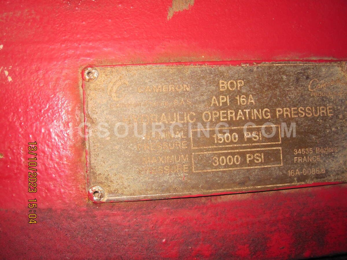 Cameron 13-5/8 5K Type U II BOP side