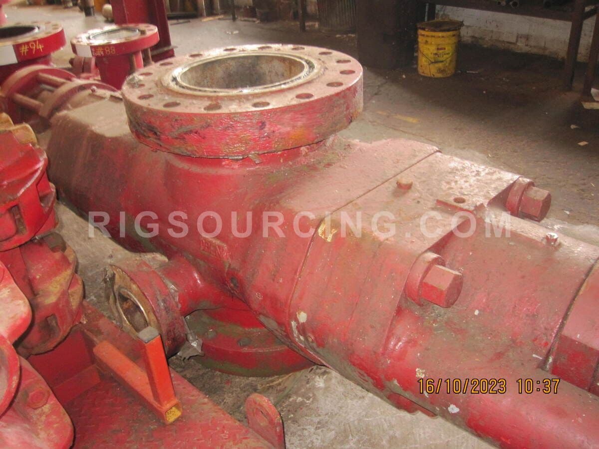 Cameron 13-5/8 Single Shear Ram BOP detail